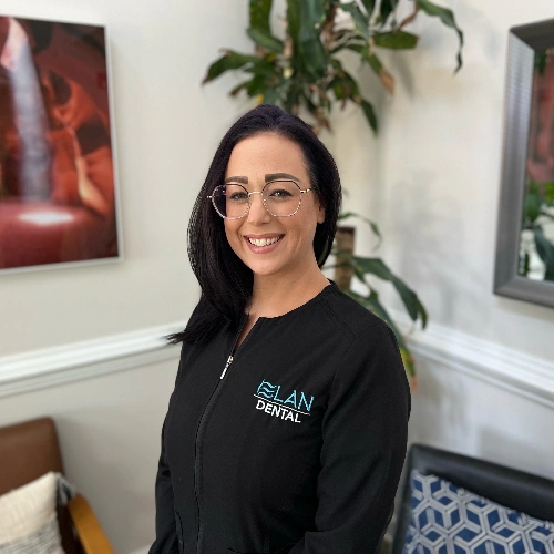 Kim, Elan Dental's dental assistant